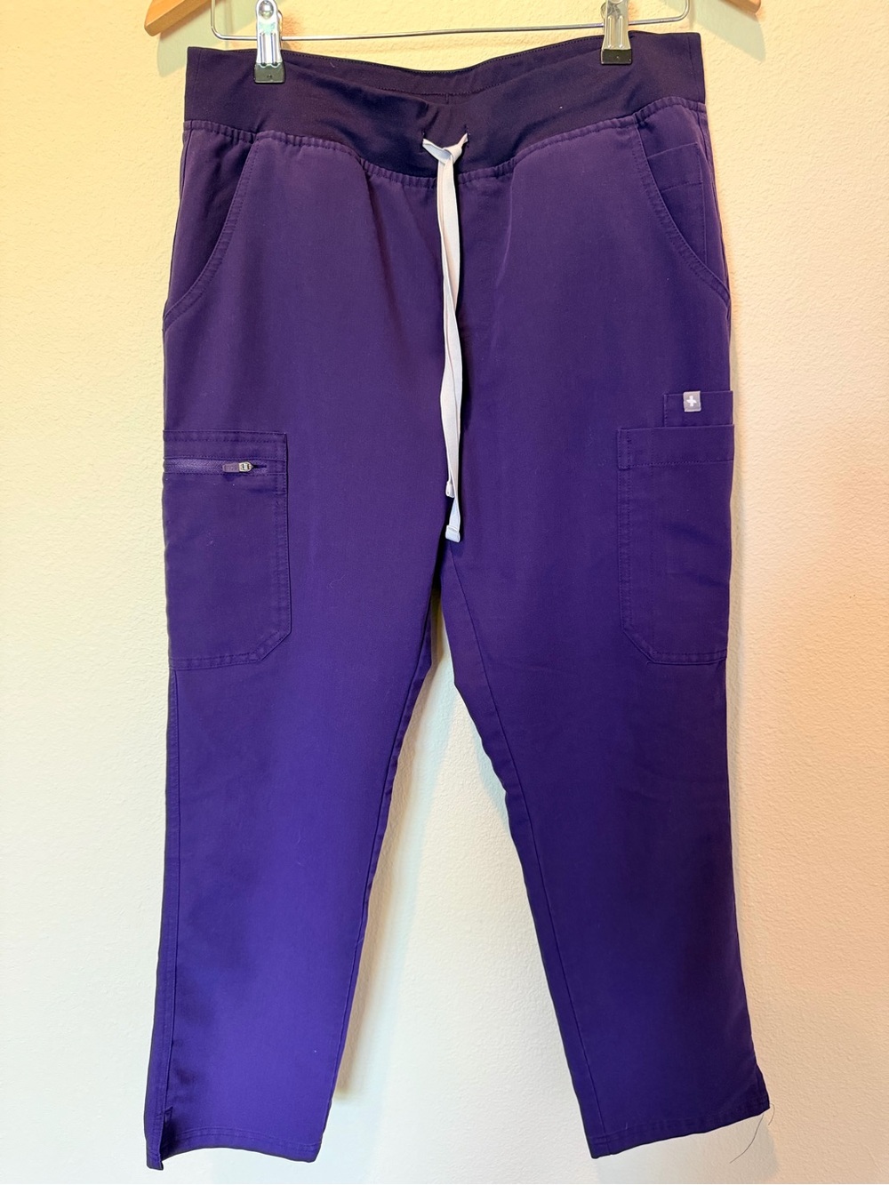 FIGS Technical Collection Purple Cargo Scrub Pants Size M Petite #0122
